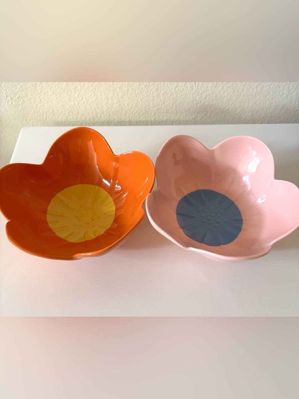 🆕 Room Essentials Flower Bowls in Orange and Pink